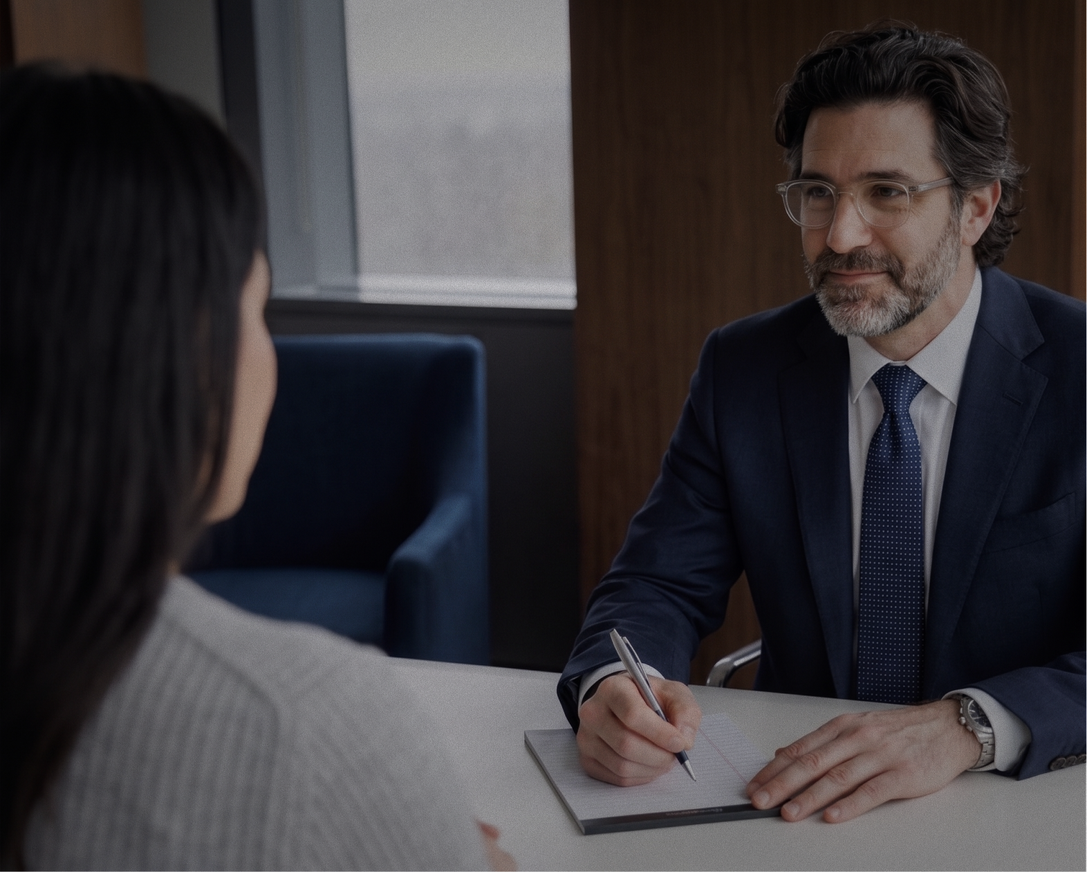Avocat indépendant en consultation